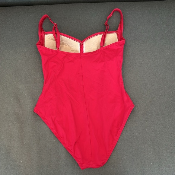 La Blanca Red Classic One Piece Swimsuit - Picture 6 of 8